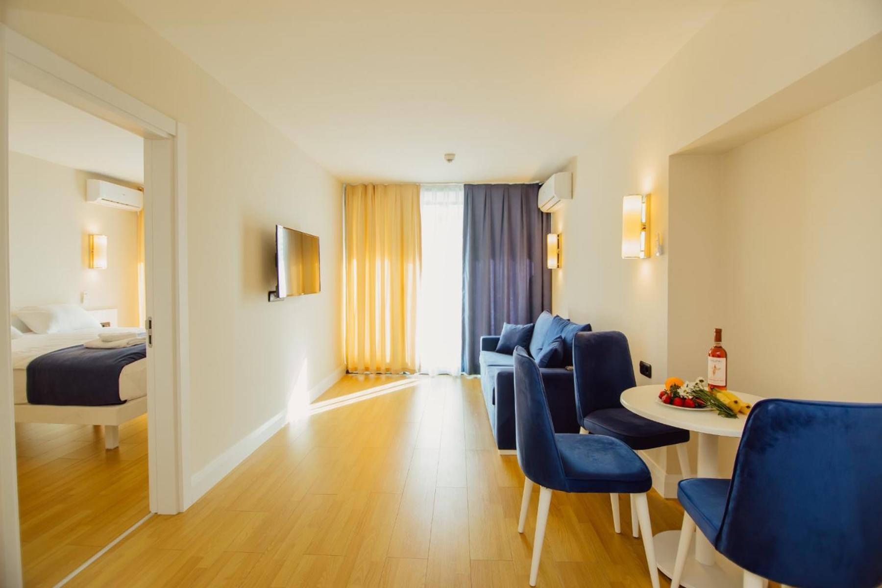 Orbi City Twin Towers Apartment Batumi Exterior photo